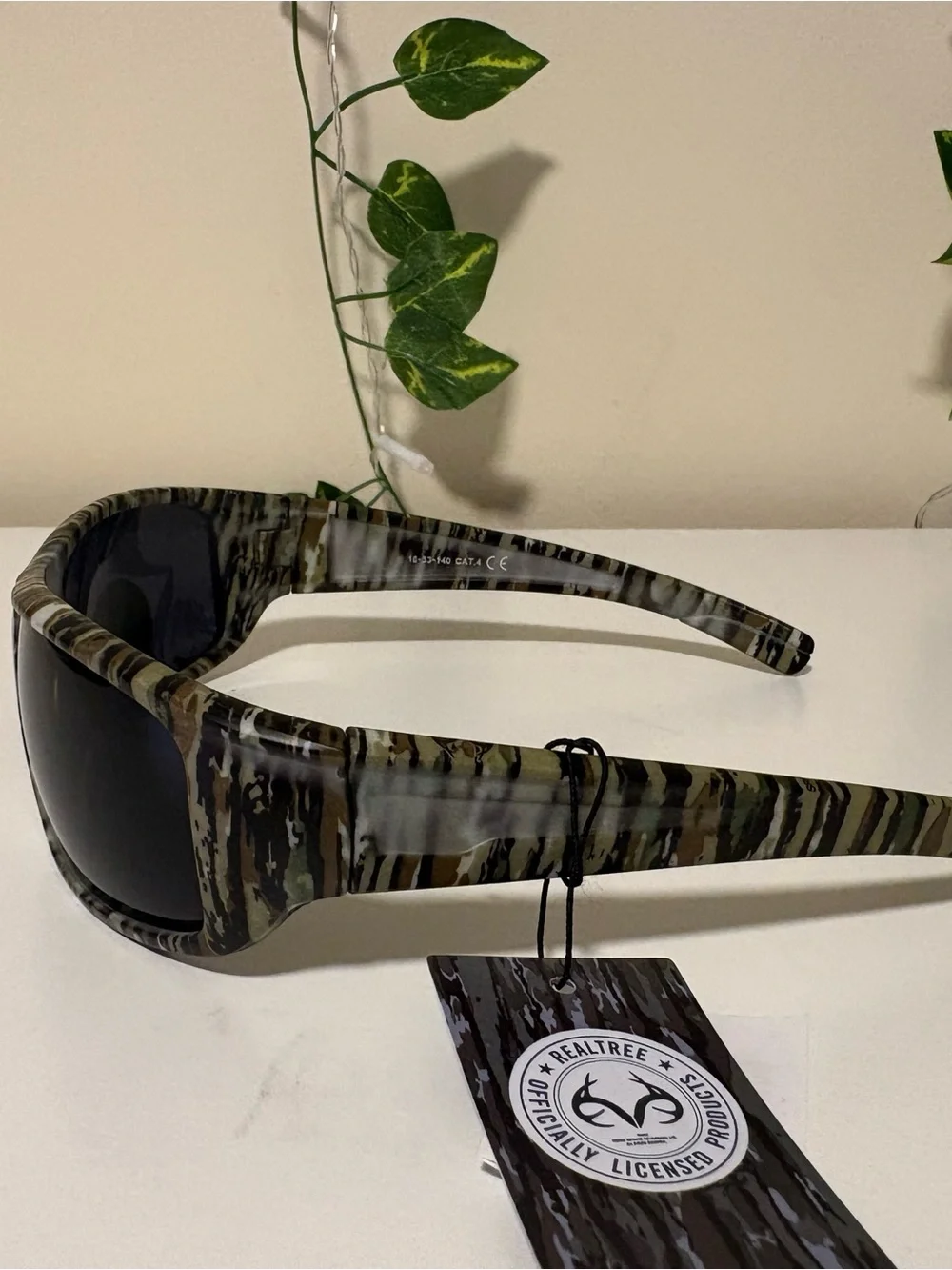 Realtree Men’s Wrap Sunglasses - Camo Green/Brown